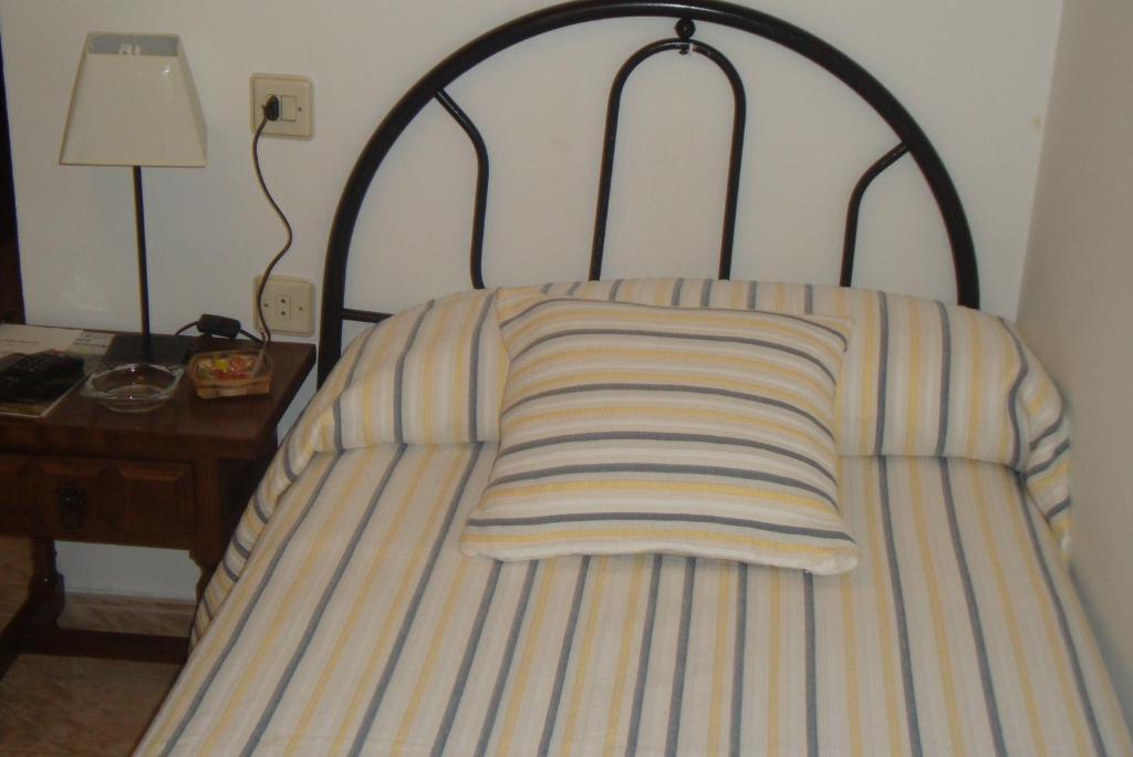 Hostal Alba Taruta Guadalupe  Szoba fotó