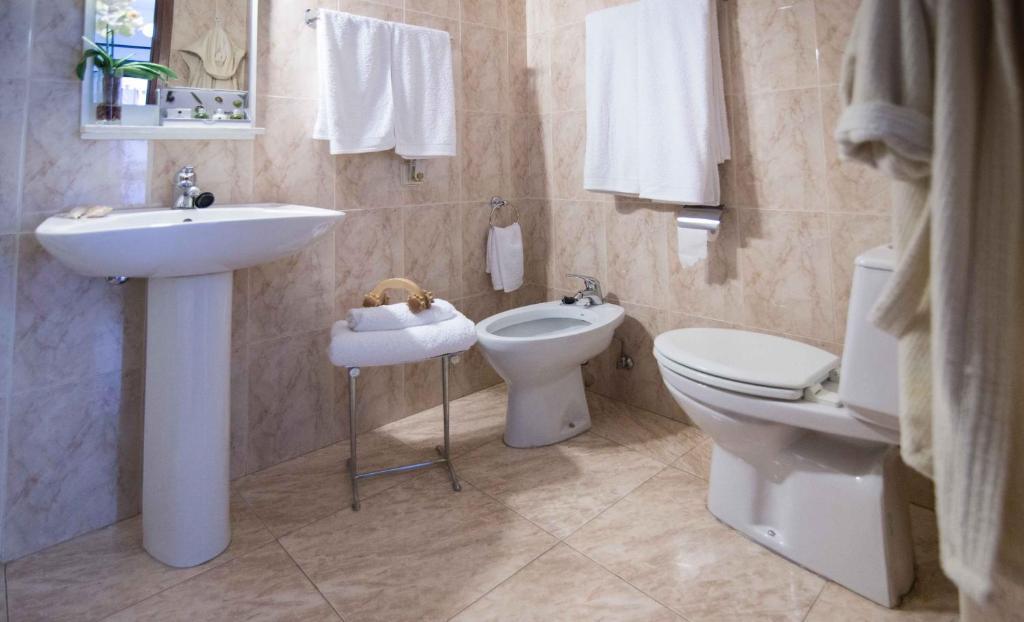 Hostal Alba Taruta Guadalupe  Kültér fotó