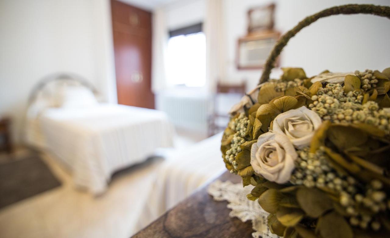 Hostal Alba Taruta Guadalupe  Kültér fotó