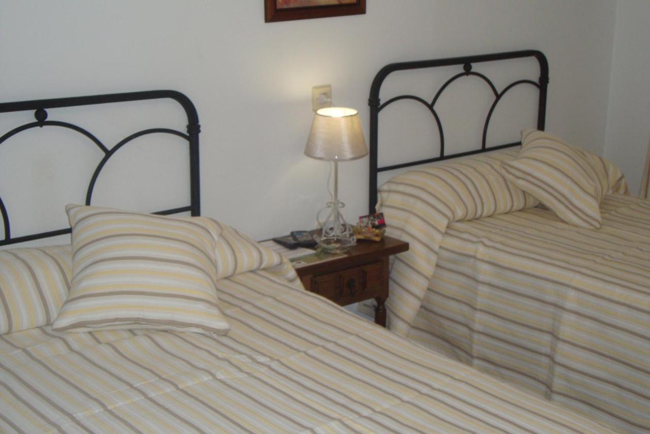 Hostal Alba Taruta Guadalupe  Kültér fotó
